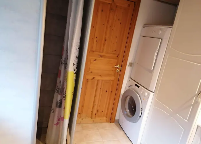 Vakantiehuis Cozy Summer House By The And Forest *