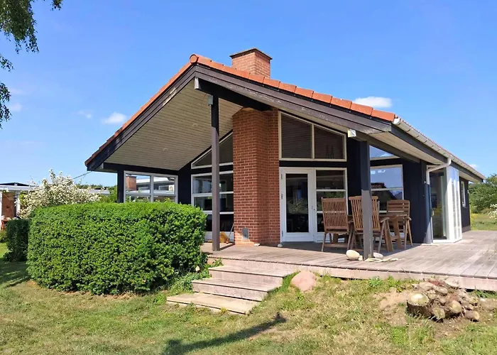 Cozy Summer House By The And Forest Vakantiehuis